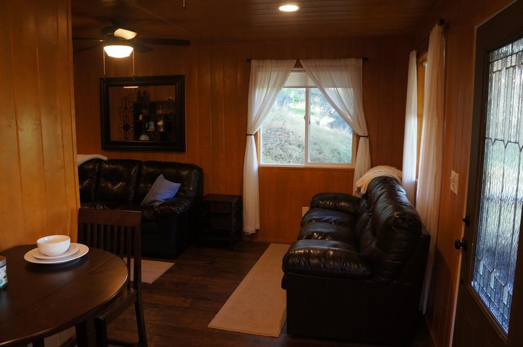 Bandy Canyon Ranch Hotel เอสคอนดีโด ห้อง รูปภาพ