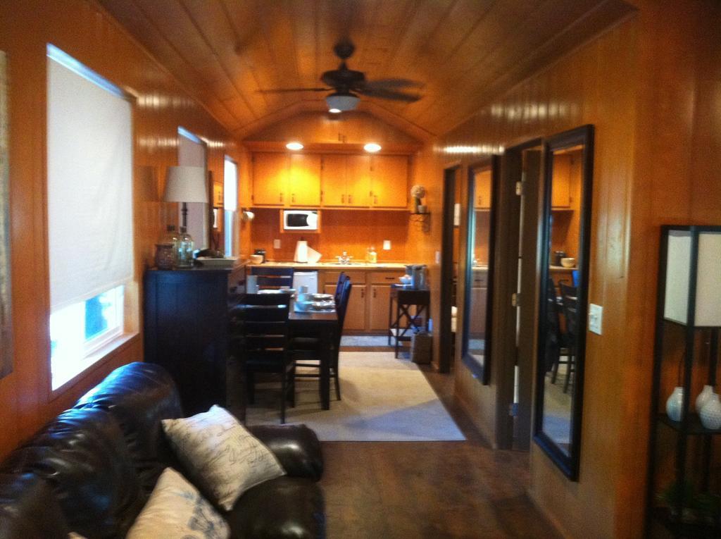 Bandy Canyon Ranch Hotel เอสคอนดีโด ห้อง รูปภาพ